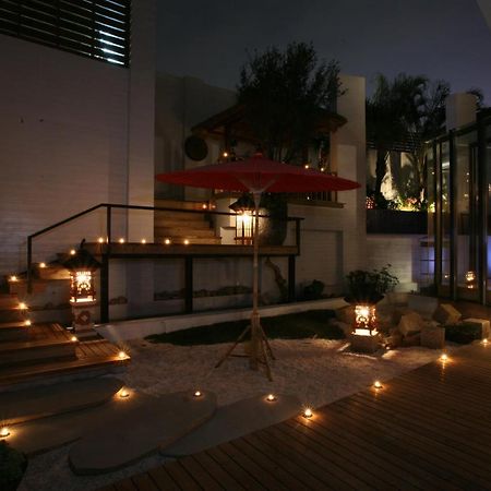 Chateau Boutique Motel Taichung Bagian luar foto