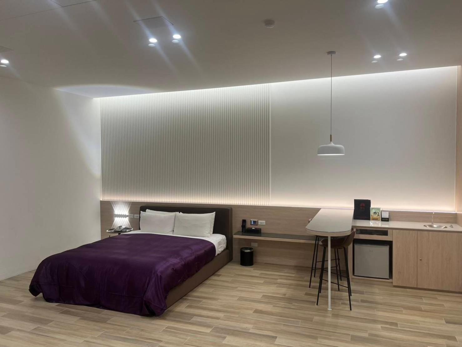 Chateau Boutique Motel Taichung Bagian luar foto