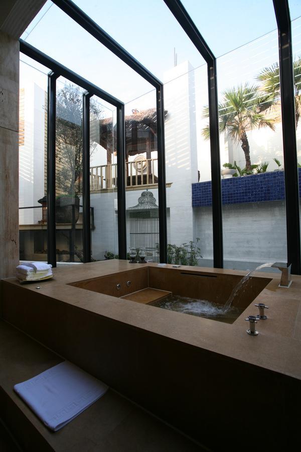 Chateau Boutique Motel Taichung Bagian luar foto