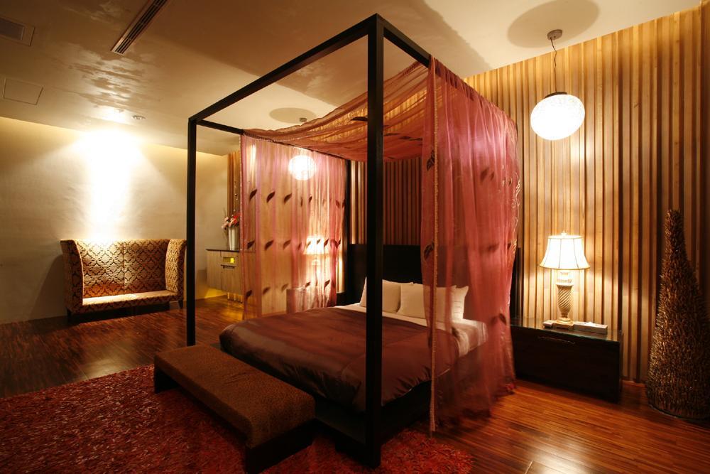 Chateau Boutique Motel Taichung Bagian luar foto