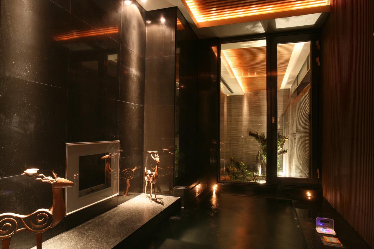 Chateau Boutique Motel Taichung Bagian luar foto