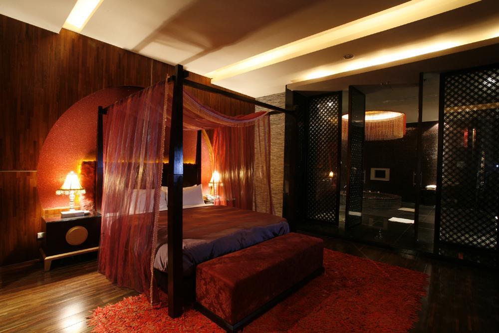 Chateau Boutique Motel Taichung Bagian luar foto