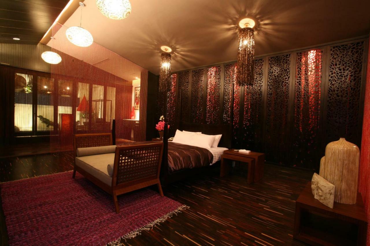 Chateau Boutique Motel Taichung Bagian luar foto