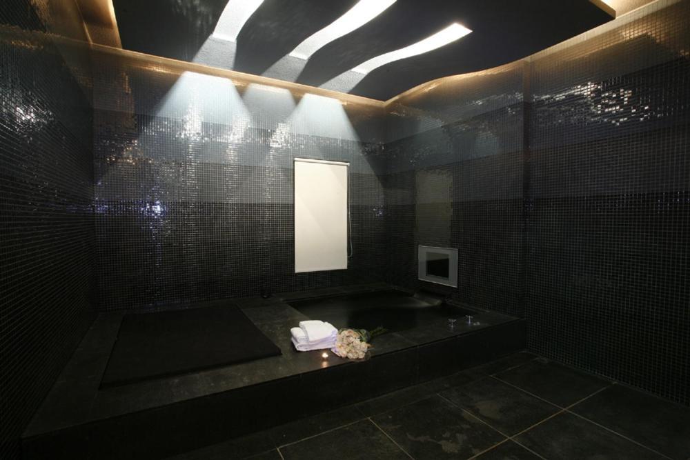 Chateau Boutique Motel Taichung Bagian luar foto
