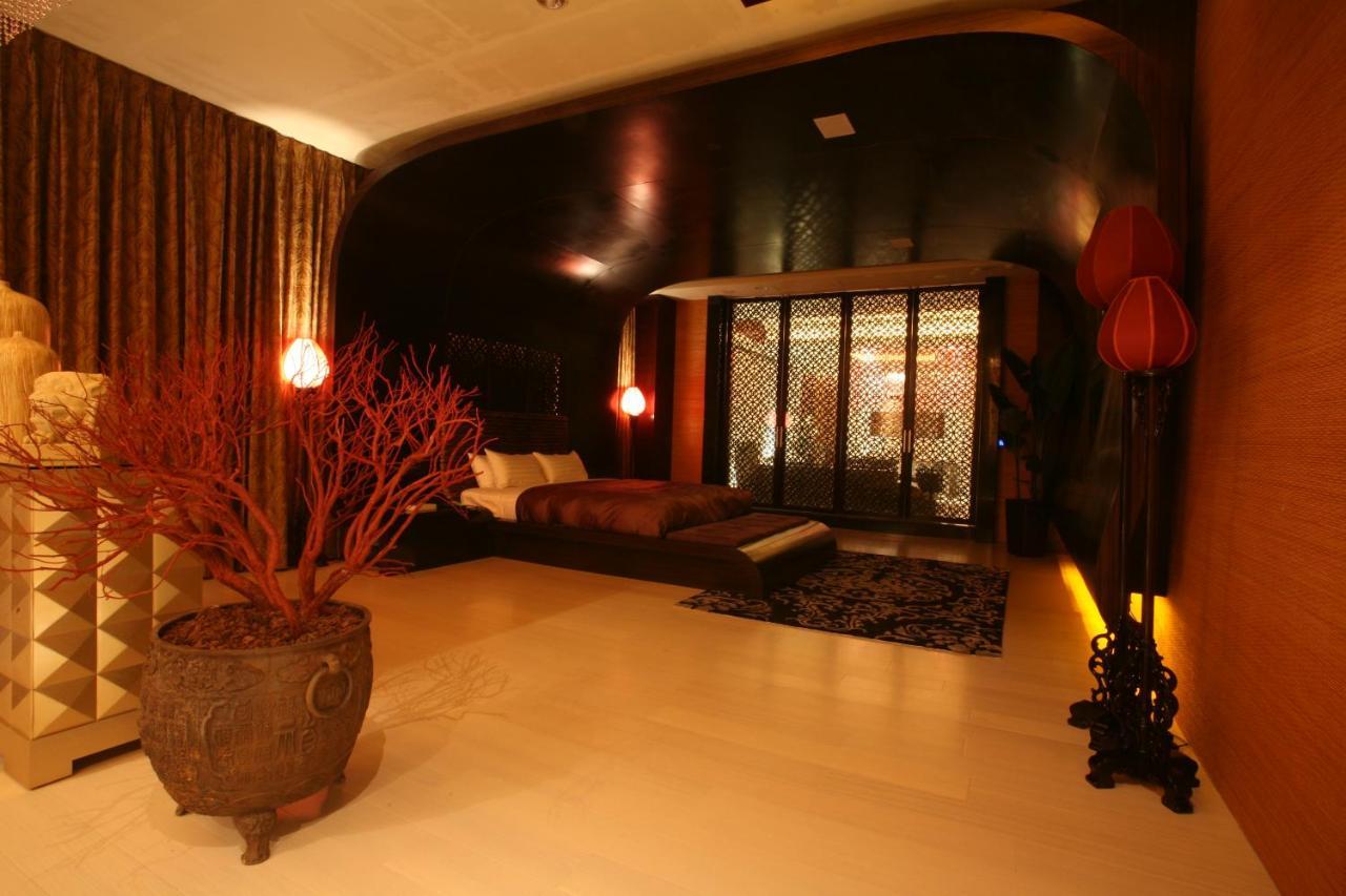 Chateau Boutique Motel Taichung Bagian luar foto