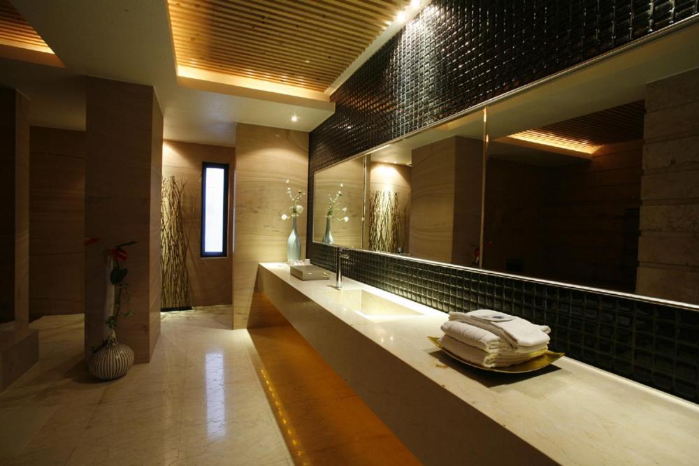 Chateau Boutique Motel Taichung Bagian luar foto