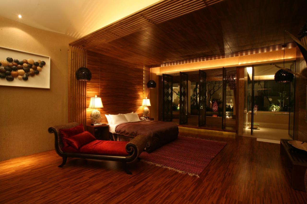 Chateau Boutique Motel Taichung Bagian luar foto