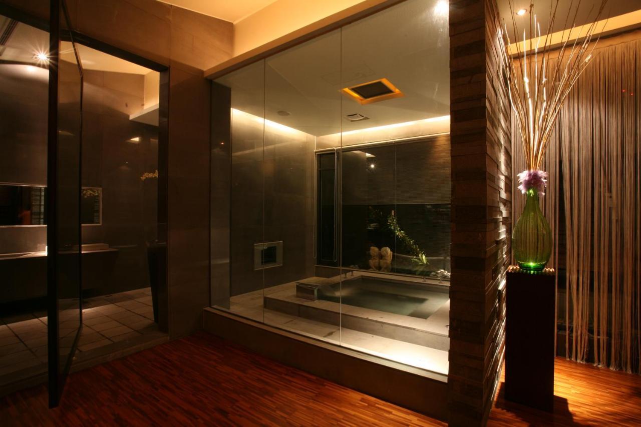 Chateau Boutique Motel Taichung Bagian luar foto