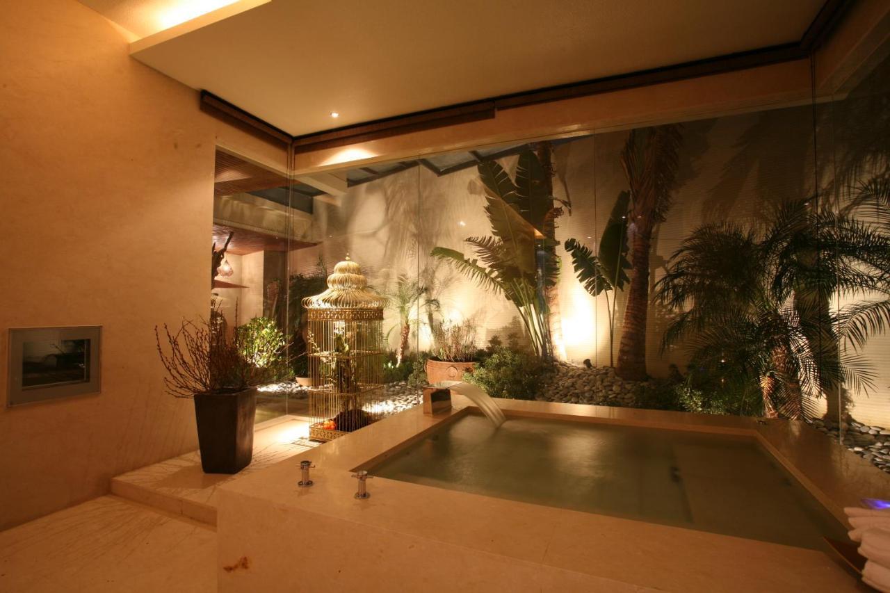 Chateau Boutique Motel Taichung Bagian luar foto